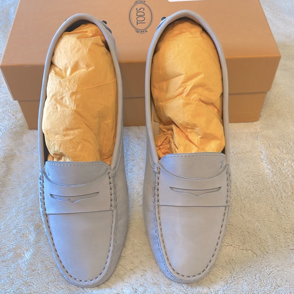 Tod’s Gommini Driving Shoe (38)